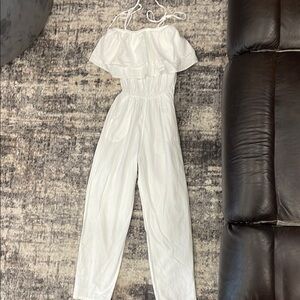 Elegant White Jumpsuit with Flutter Sleeves and Relaxed Fit
